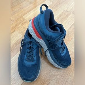 Men’s Hoka Bondi 8.2E Wide. Barely worn and in great condition.